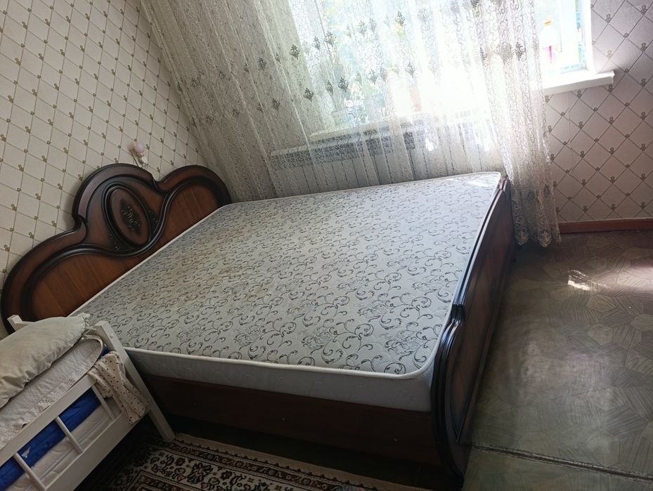 Продается спальный гарнитур комплекте