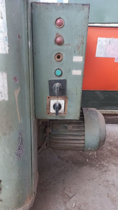 щрайхмус 610 мм.липсва двигателчето за нагоре надолу на плота и няма к