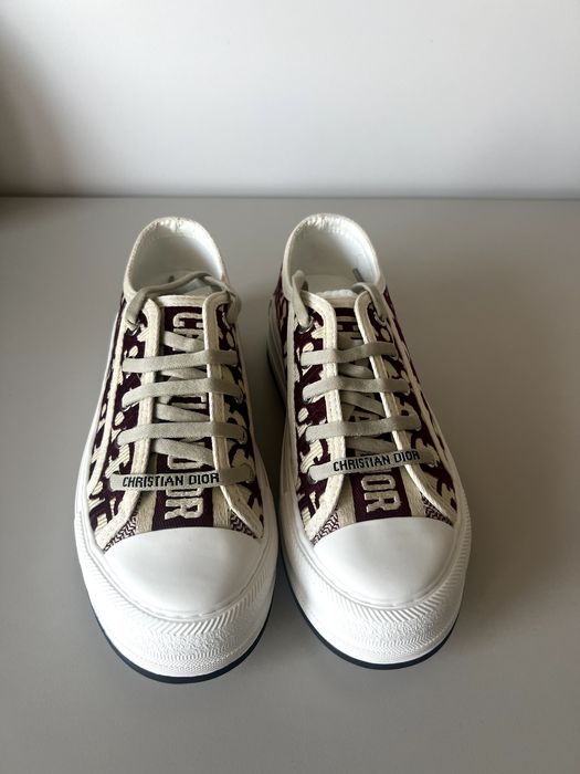 Дамски кецове обувки маратонки Dior. Налични 37 и 38 номер.
