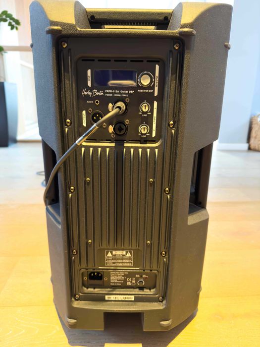 Vand chitara Ibanez RG550 si/sau  Harley Benton cabinet activ