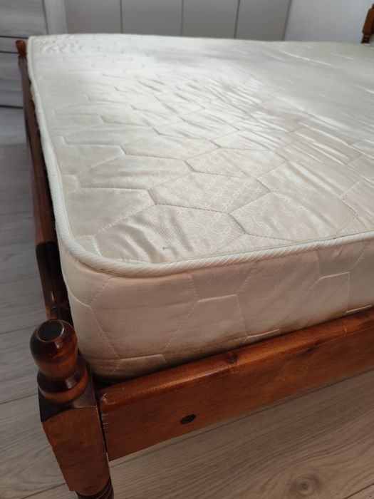 Продам идеальный матрац 180 на 160