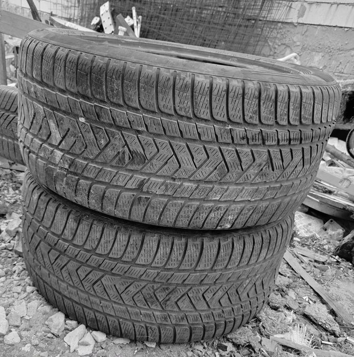 Anvelope pirelli  100 lei buc