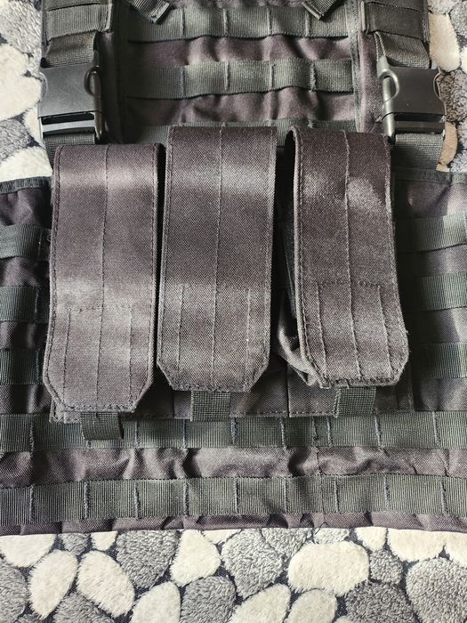 Продавам тактическа жилетка