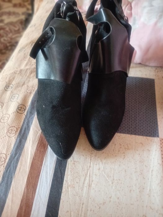 Продаются полуботинки размер 39 ,40,40