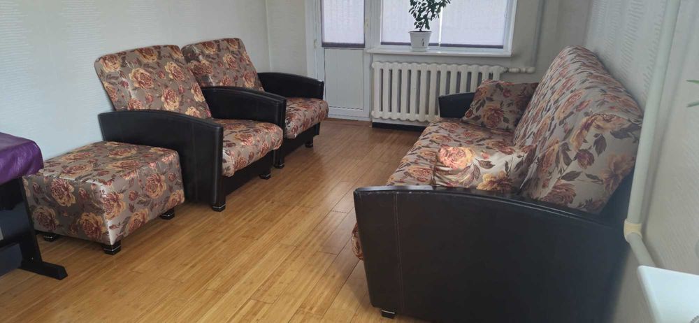 Мягкий уголок диван+2 кресла +пуф всё раскладывается, места хранения