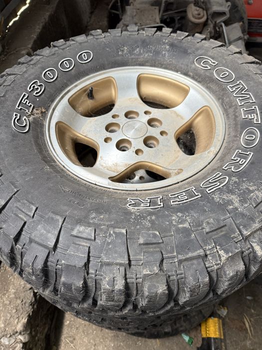 Джанти с гуми 33х12.5 р15