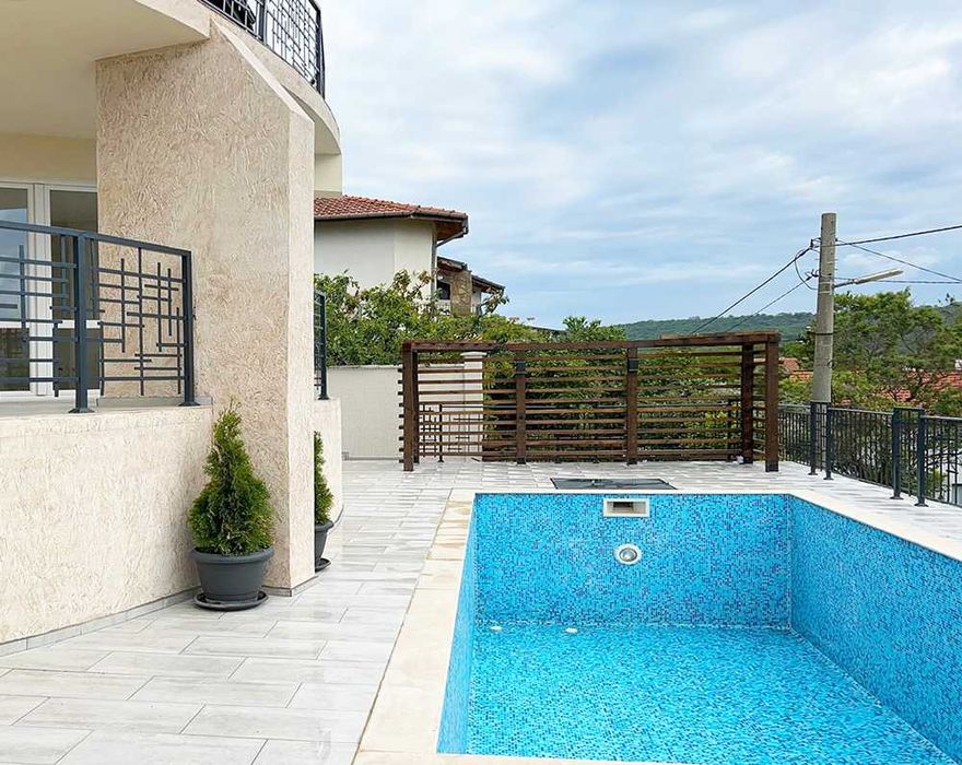 Продава се Къща в Балчик - 205 кв.м за 1342 €/кв.м - Снимка #2