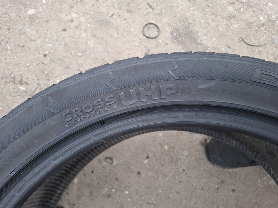 Vand 2 anvelope 265 40 21 continetal de vara bune