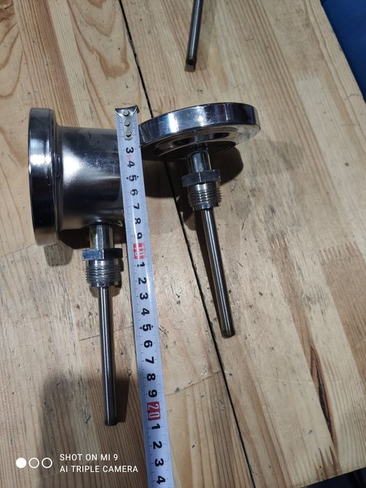 Термометр биметаллический.