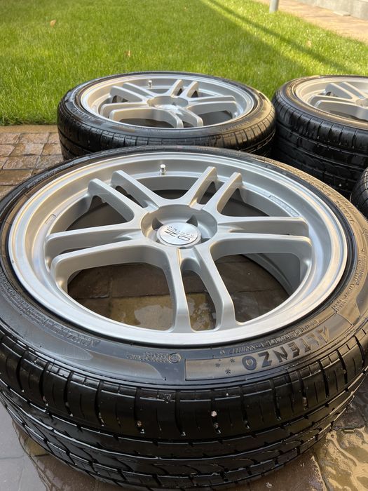 Коплект дисков с шинами 235/40/19
