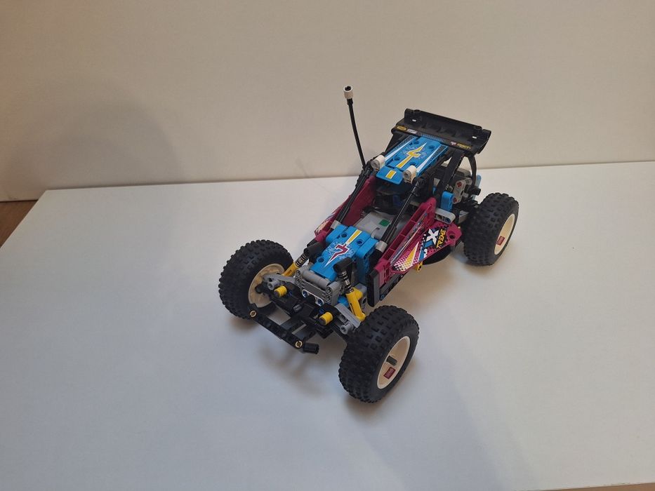 LEGO Technic 42124 - Vehicul de teren / Off-Road Buggy - complet