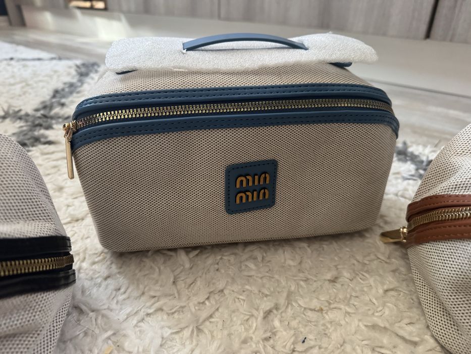 Дамски несесер в различни цветове