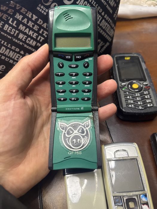 Nokia 6230i, Ericsson, Samsung