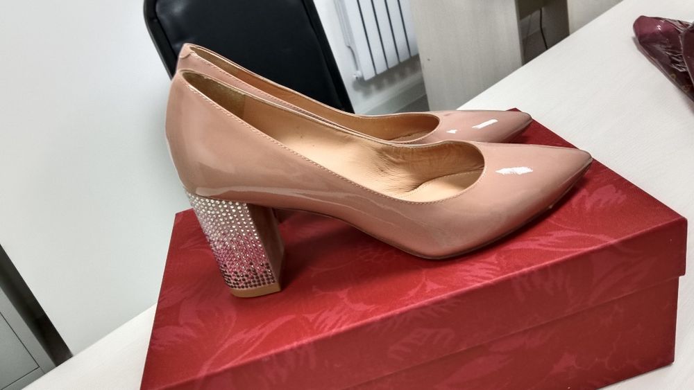 Продаю туфли итальянкие