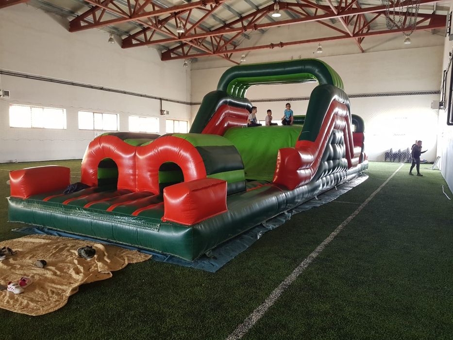 Tobogan-Saltea gonflabila cu obstacole