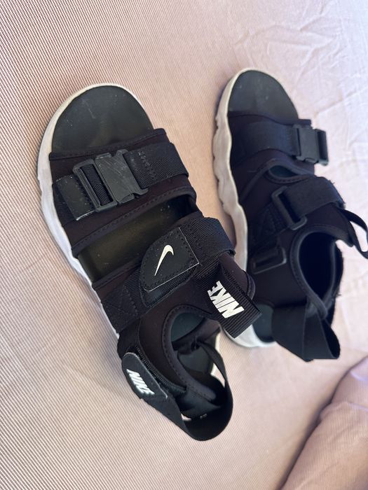 Анцунг BMW,Маратонки и сандали Nike