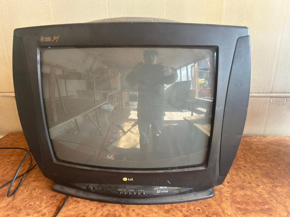 Продам телевизор