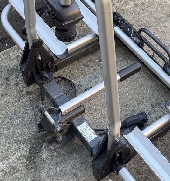 Suport 2 biciclete pe carlig auto