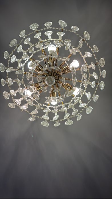 Продам люстры