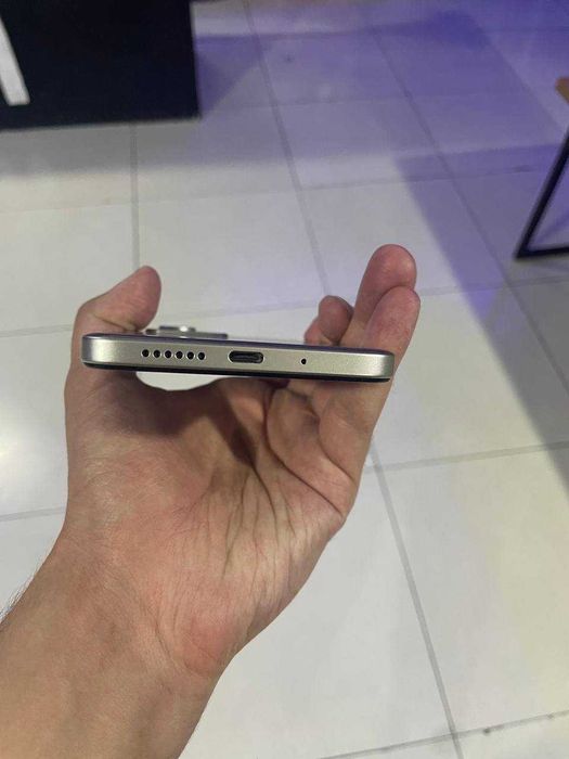 Redmi 15 srochno sotiladi