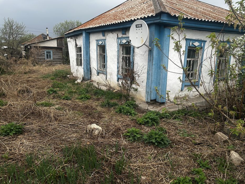 Продам землю стоит дом баня гараж дом под снос