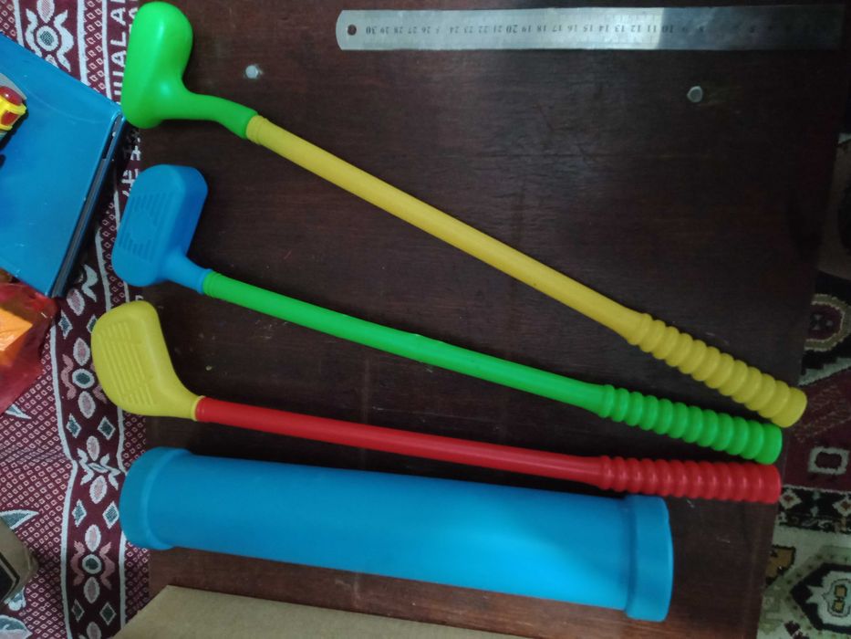 Разные игрушки все по 1500