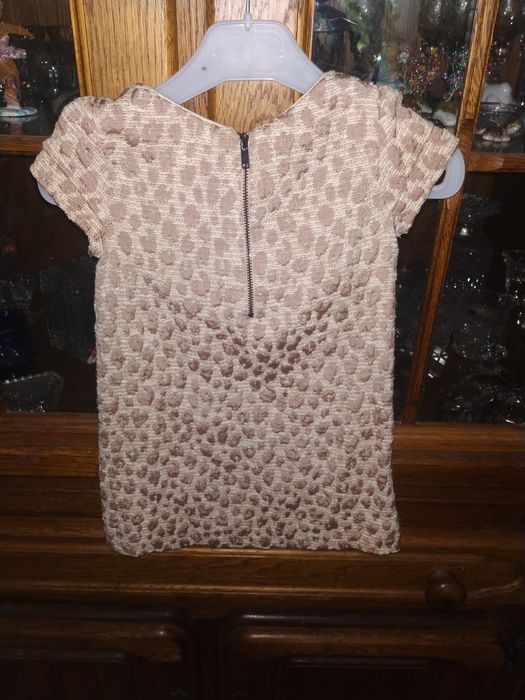 Vând rochie elegantă și rochie Zara 3-4 ani