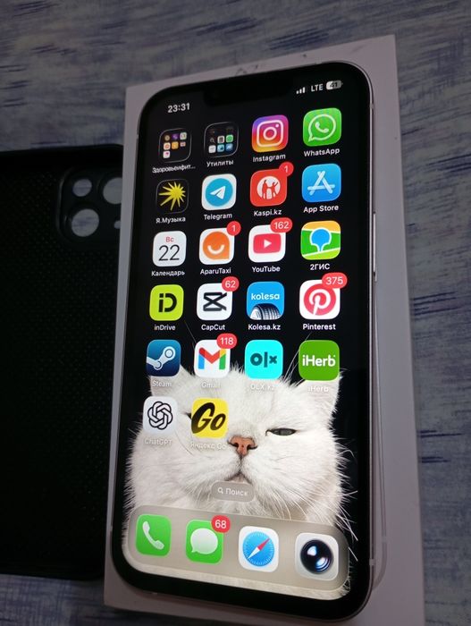 В продаже iphone 13