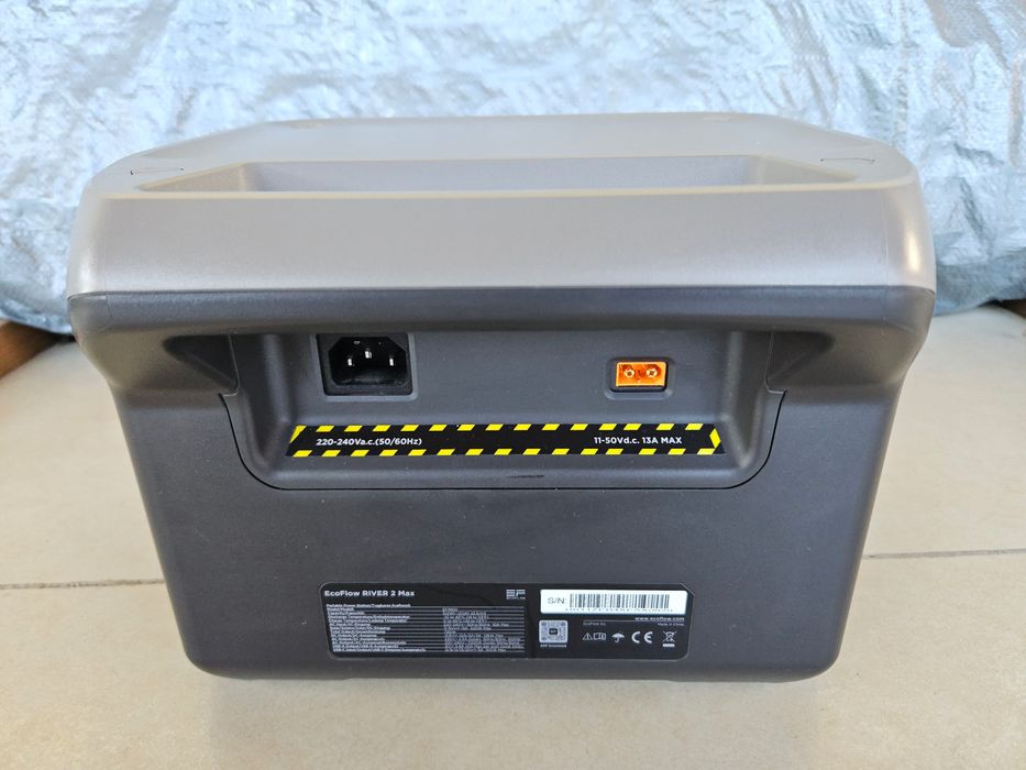 Set baterie portabila Ecoflow River 2 Max si panou solar portabil Ecoflow 160W