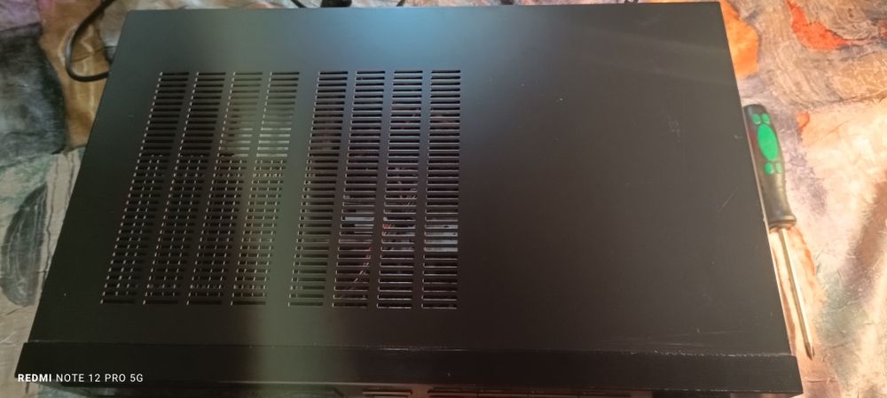 Vând o linie DENON compusă din trei piese .