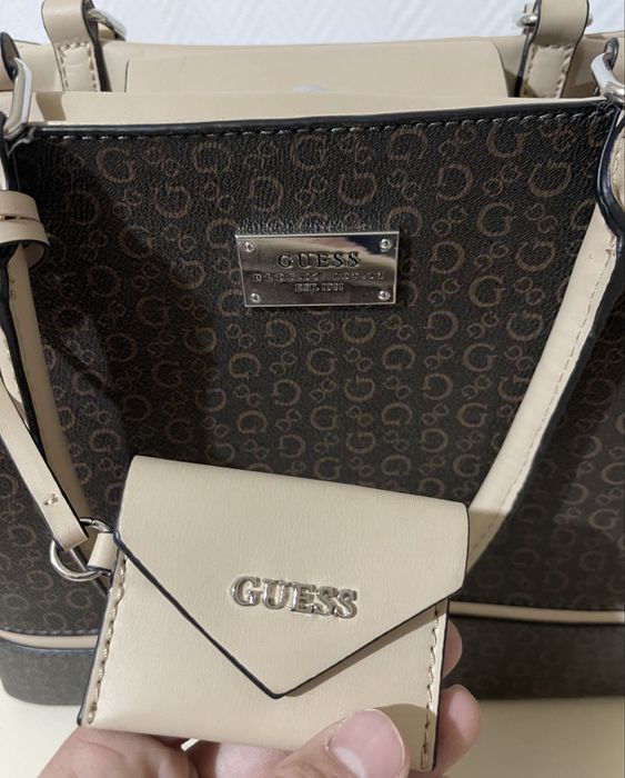 Дамска чанта Guess