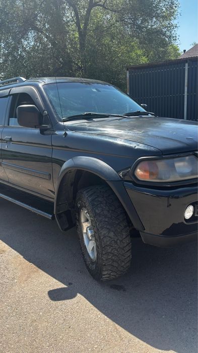 Montero sport 2002 года
