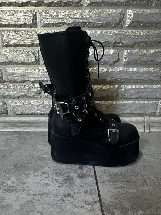 Готические ботинки на платформе