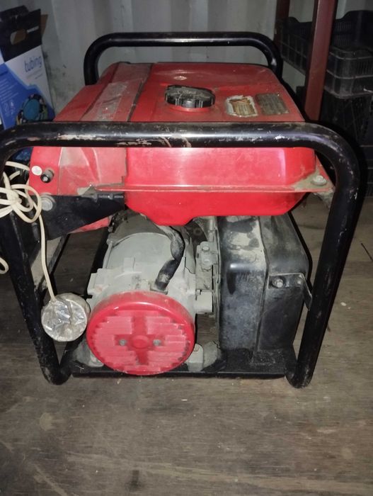 Бензиновый генератор