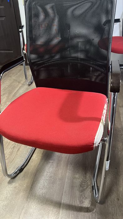 Продам стулья для салона