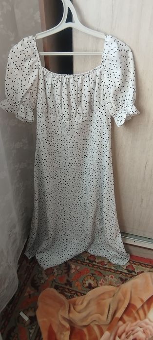 Платья белая с черным точками