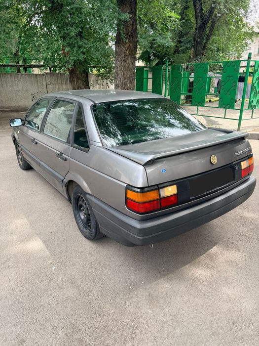Продам Volkswagen Passat b3 седан