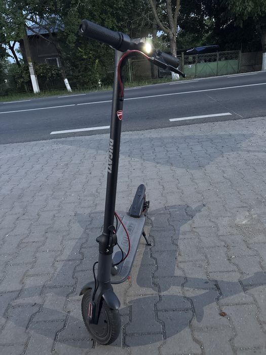 Vand troitneta electrica Ducati