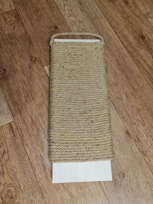 лежанки и когтеточки