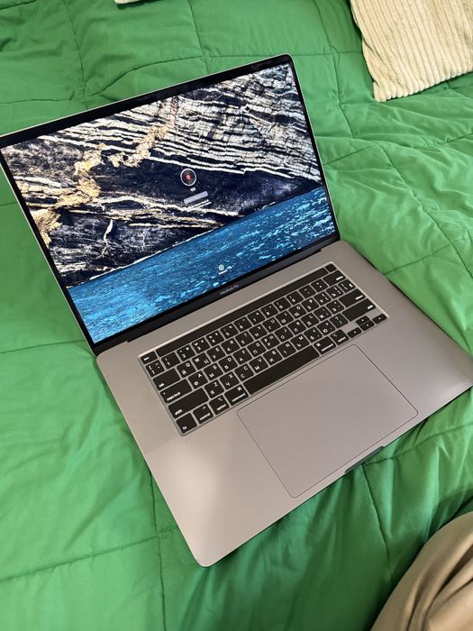 Продам MacBook Pro 16 1TB
