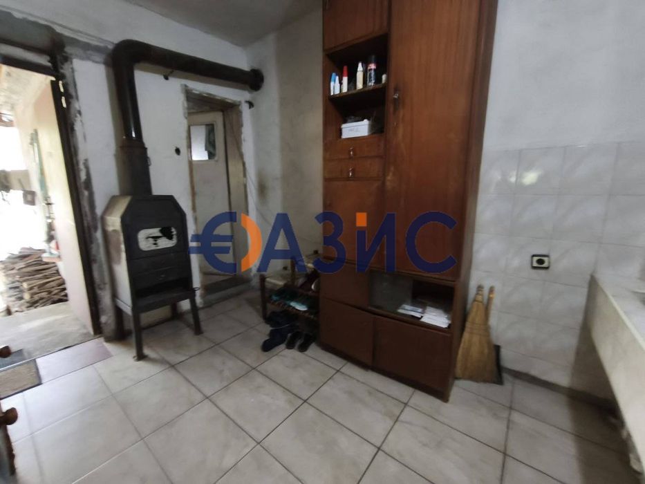 Къща с две спални на 13 км. от Карнобат, България, 55 кв. + двор 1900