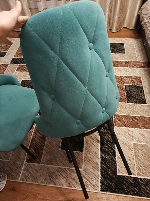 Продам два стула