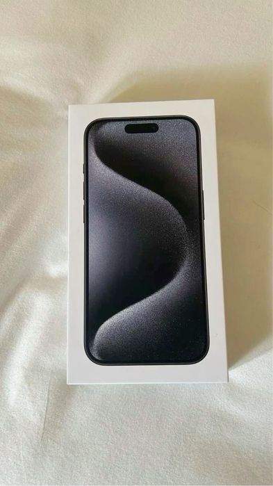 Продам новый айфон 15 256гб