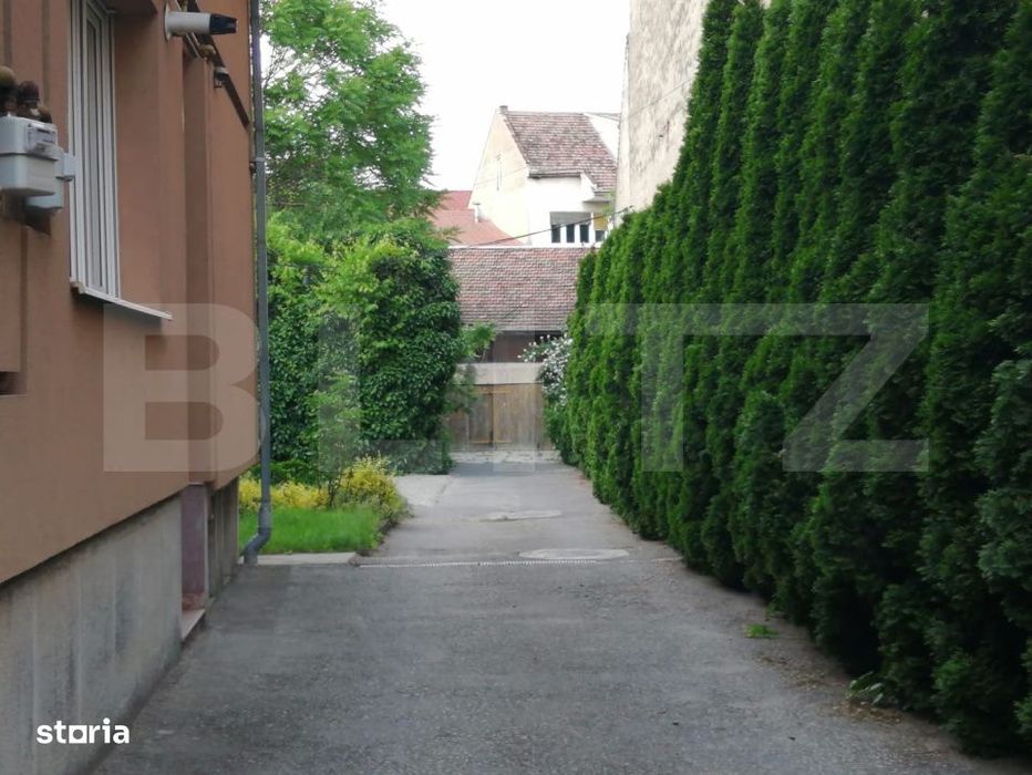 Casa de vanzare, 241.20 mp, zona Centrala