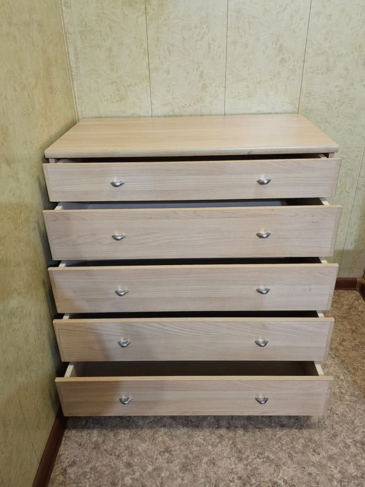 Продам комод фирмы "дятьково"