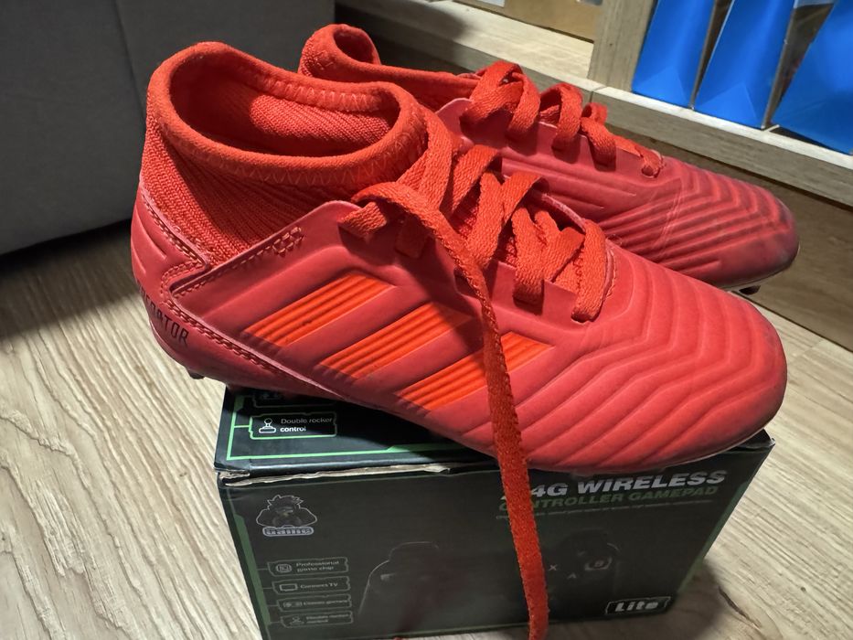 Детски футболни обувки Adidas Predator 28