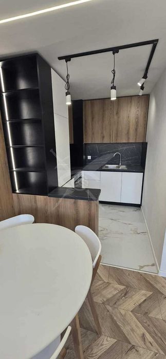 Дава се под наем Тристаен апартамент в Пловдив, Христо Смирненски - 105 кв.м за 918 € - Снимка #1