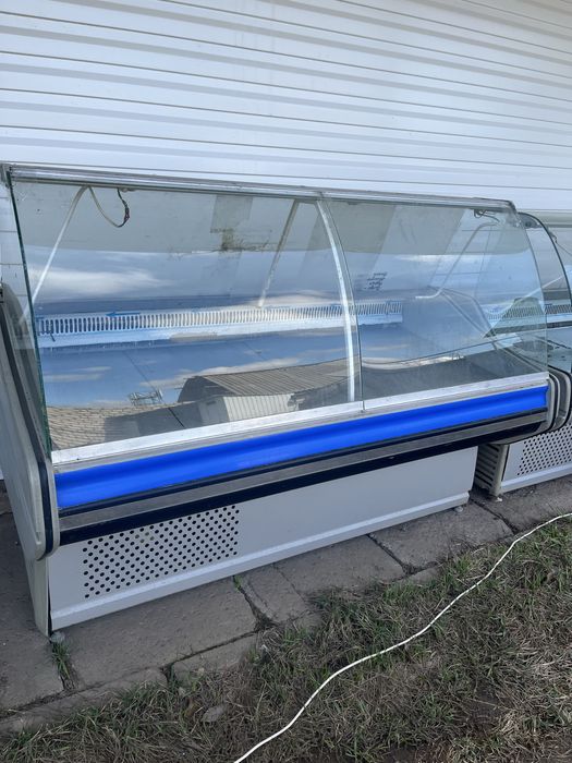 Продам витринные холодильники бу