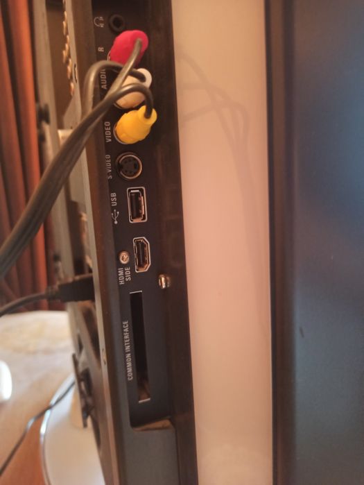 Продавам телевизор Philips