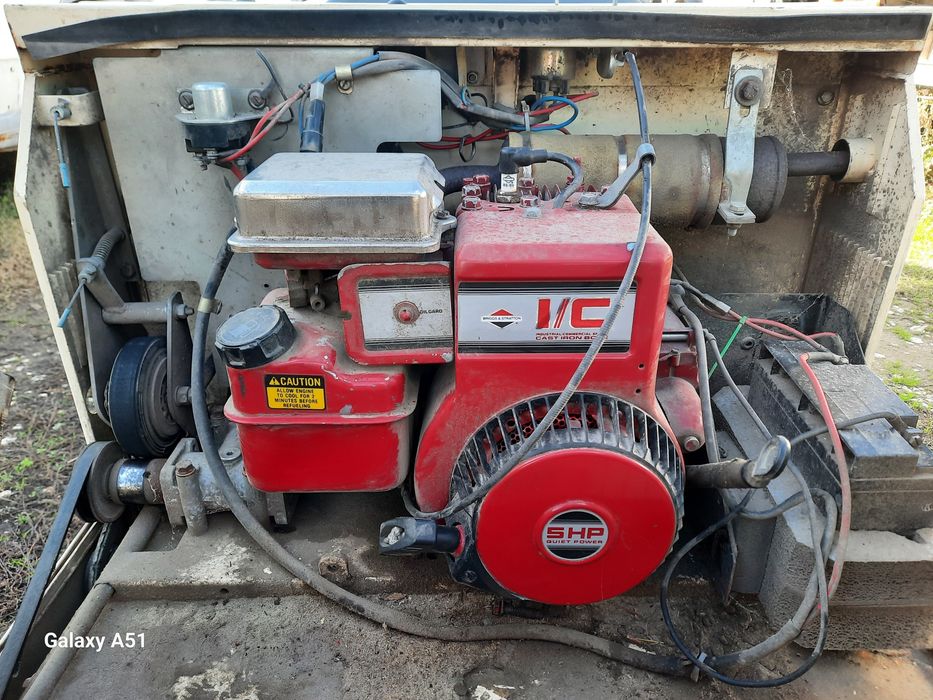 Моторна метачна машина. Професионална.